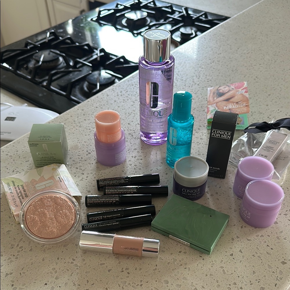 Clinique Makeup Set - Purple and Green